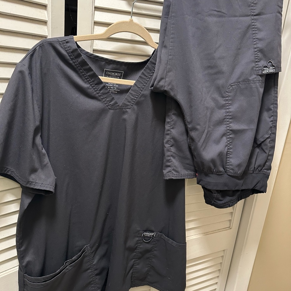 Cherokee Gray Scrub Set